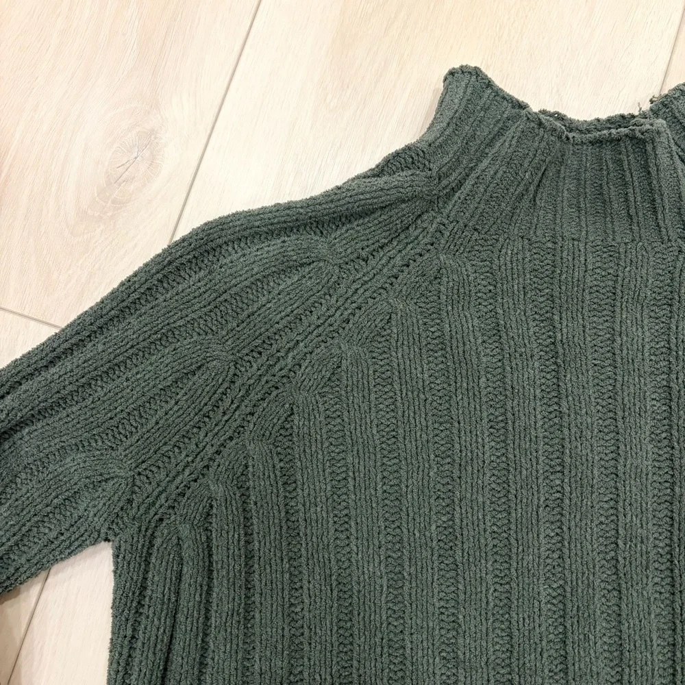 AE Snow Soft Green Mock Neck Sweater, Women's Size Small American Eagle Soft - Picture 3 of 5